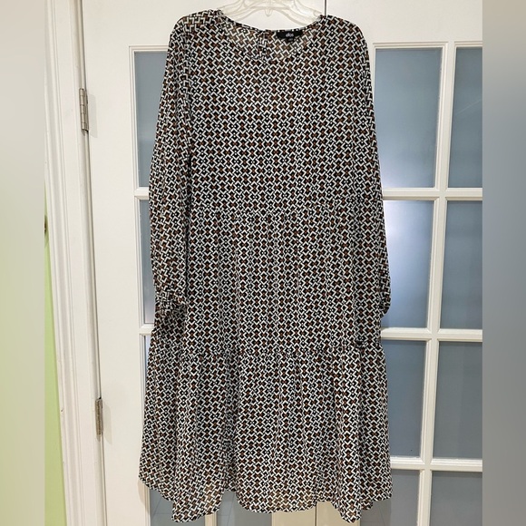 Ellos Women's Plus Black Geometric Print Sheer Overlay Tiered Dress Size 18/20 - Picture 10 of 17